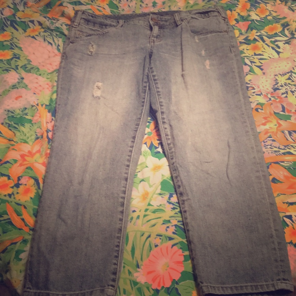The Limited Slim Boyfriend Capris